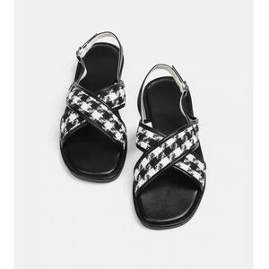 Black leather with houdstooth pattern sandals